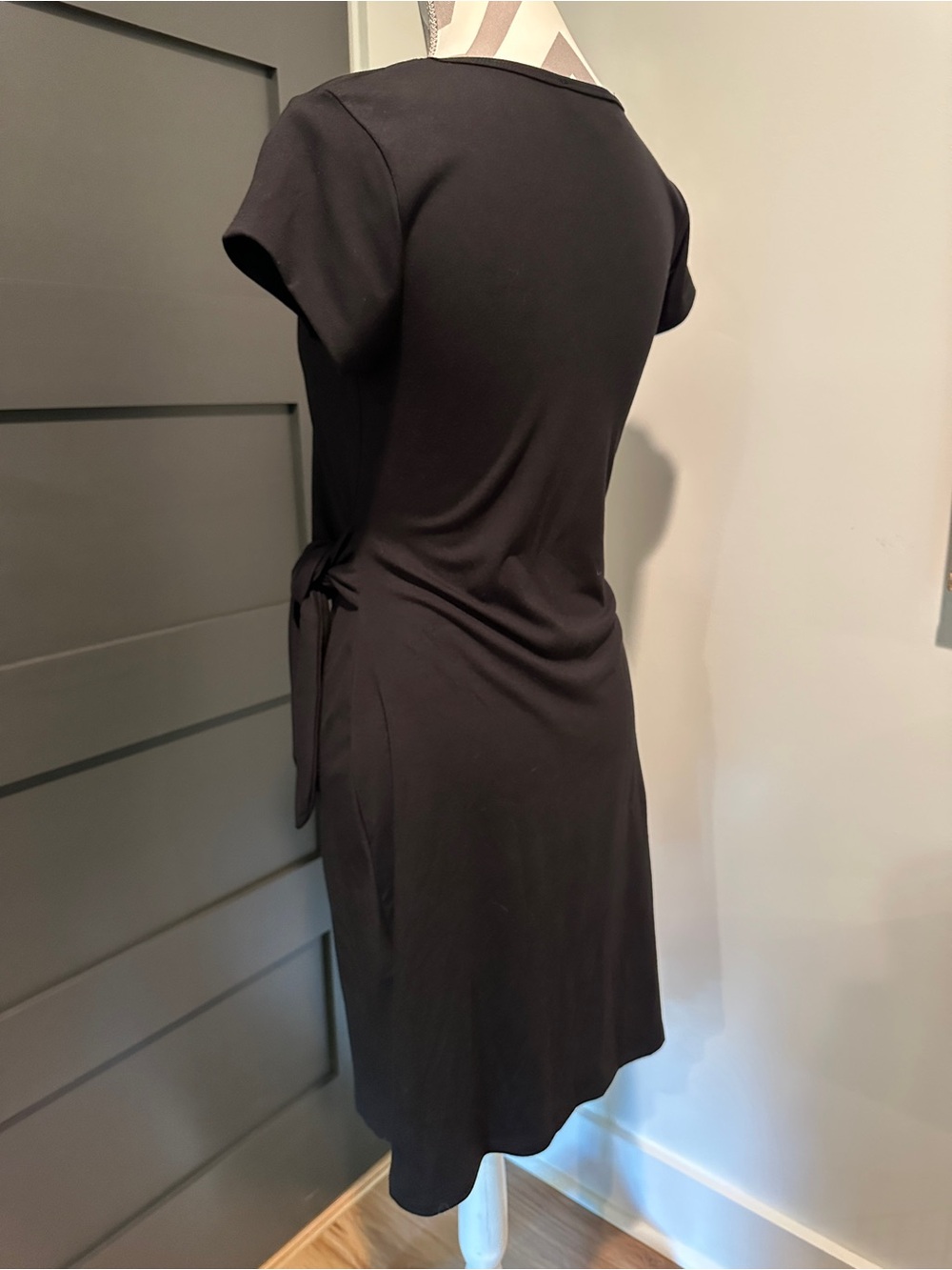 Magaschoni Small Black Knot-Side Sheath Dress Women's polished professional - Picture 3 of 7